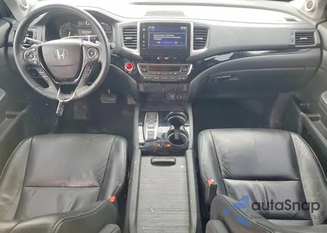 2016 Honda Pilot Touring z USA, uszkodzony, nr VIN 5FNYF6H9XGB092544